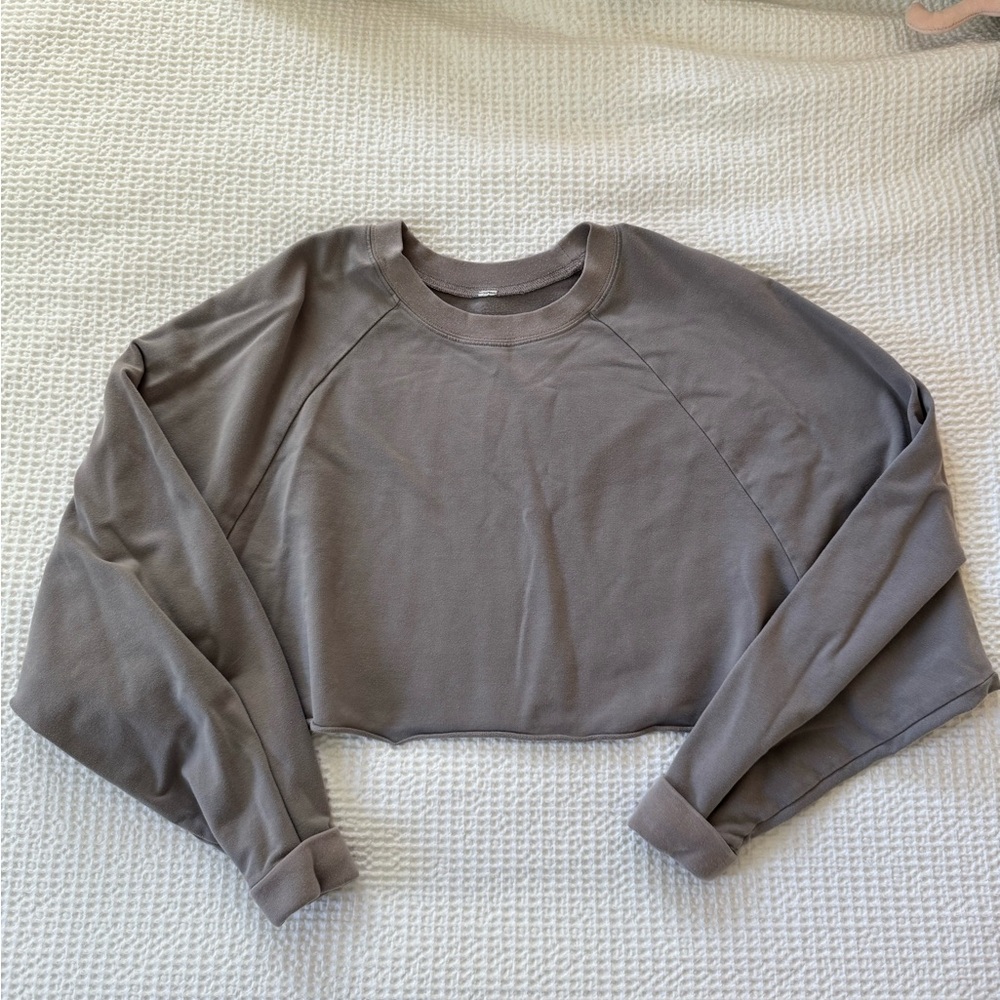 alo yoga cropped sweatshirt